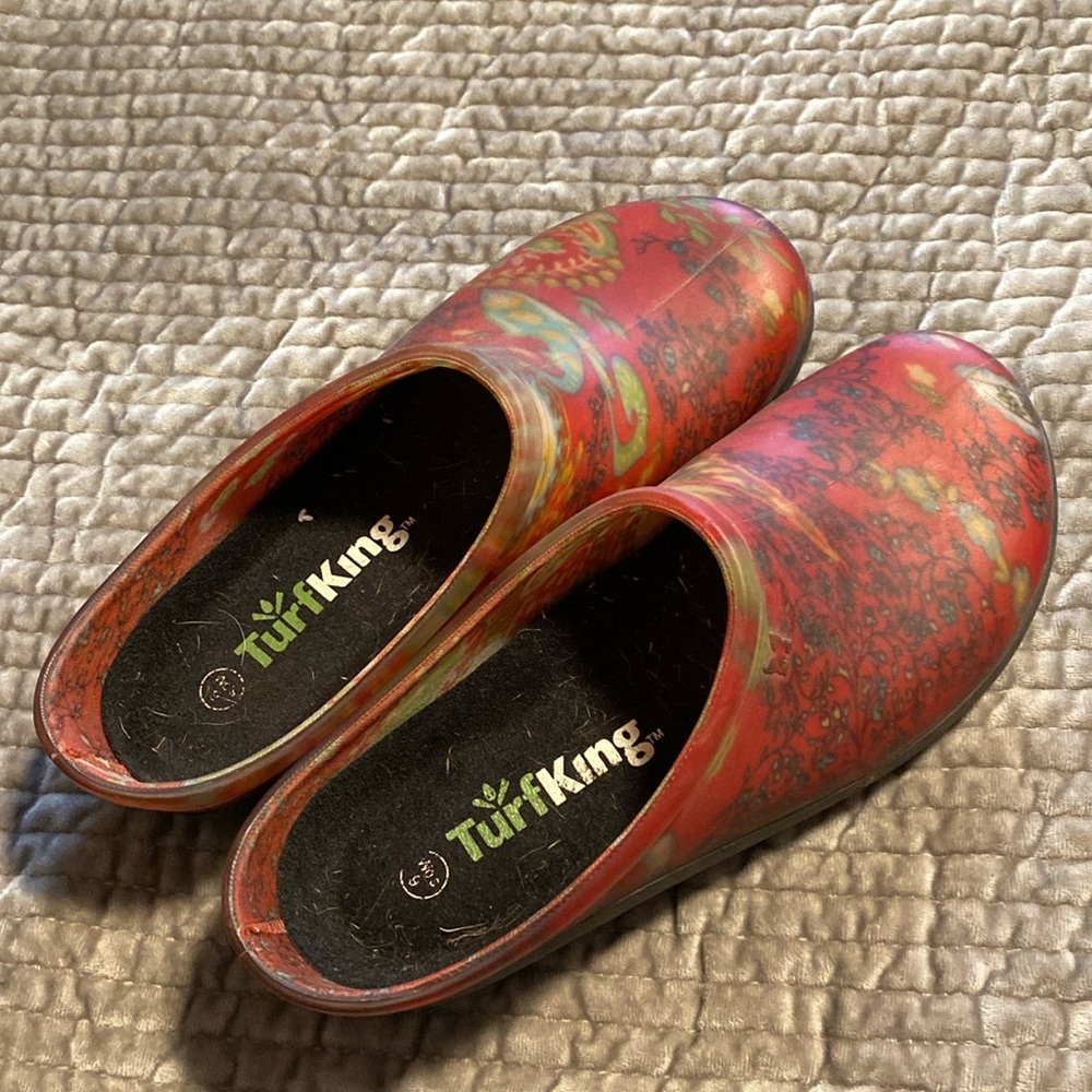 Slip on clogs